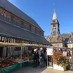 Studio Julianne Place Sainte Catherine